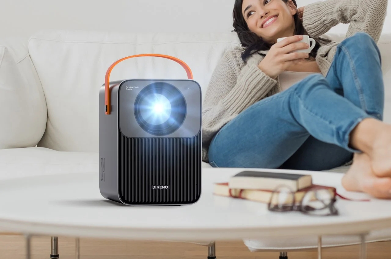 the_brightest_100_sealed_portable_projector_hero.webp.jpg